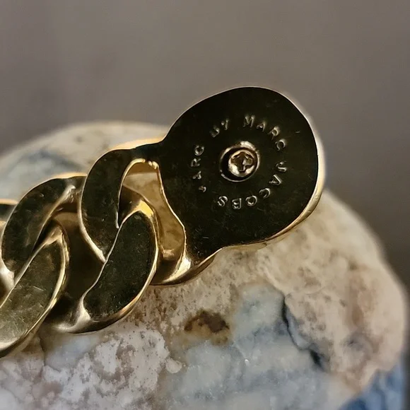 Marc By Marc Jacobs Goldtone Katie Logo Link Bracelet - Picture 5 of 9